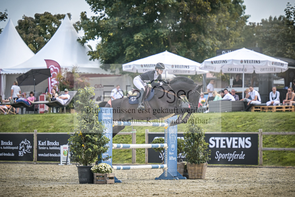 DOS_1125 | Entdecke hochwertige Reitturnierfotos von Foto Oger. Professionell, emotional und authentisch – jetzt Lieblingsmomente im Shop bestellen. - Realisiert mit Pictrs.com