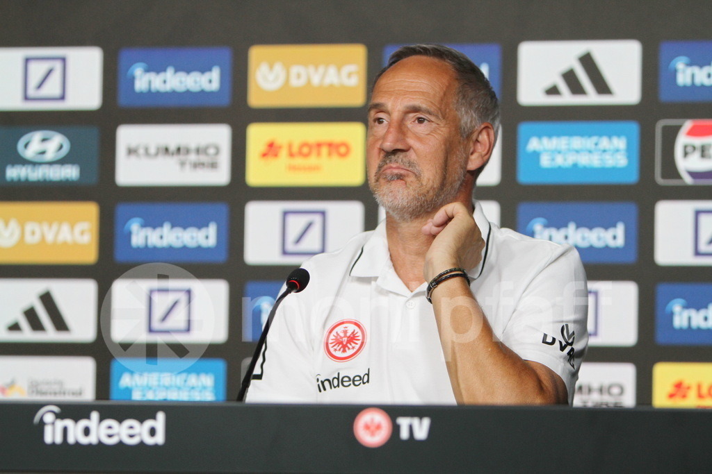 Adi_Hütter_Eintracht Frankfurt_Trainer | Adi_Hütter_Eintracht Frankfurt_Trainer - Realisiert mit Pictrs.com