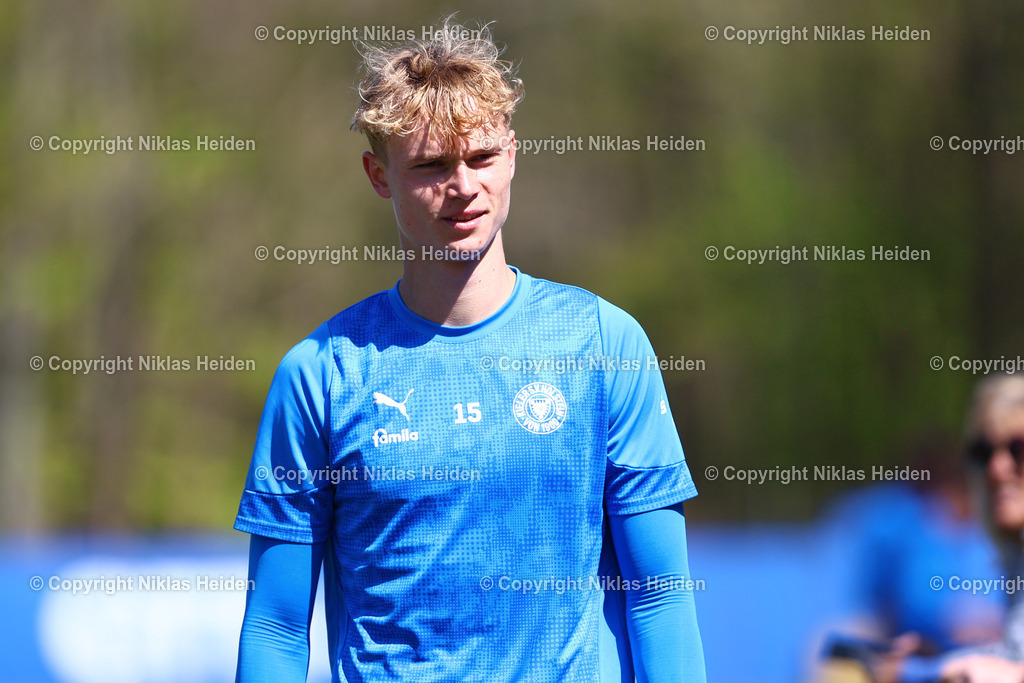 NH_HolsteinKiel_Training_28042026 | #15 Kasper Davidsen (Holstein Kiel)Fußball I Herren I Training I Saison 2025-2026 I Holstein Kiel I 28.04.2026 I Citti-Fußballpark