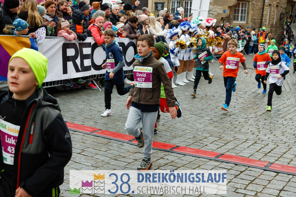 400m AOK Junior Cup | 3 Koenigslauf 2024 400m AOK Junior Cup - Realisiert mit Pictrs.com
