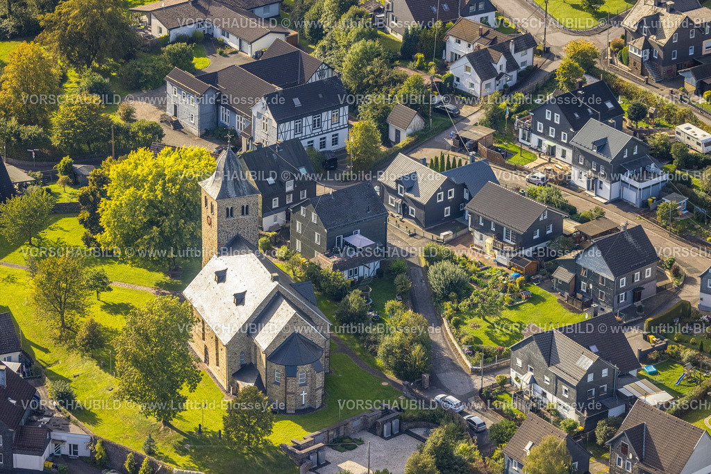 Kreuztal230911771 | Luftbild, Evang. Kirche im Ortszentrum und Wohngebiet, Krombach, Kreuztal, Siegerland, Nordrhein-Westfalen, Deutschland