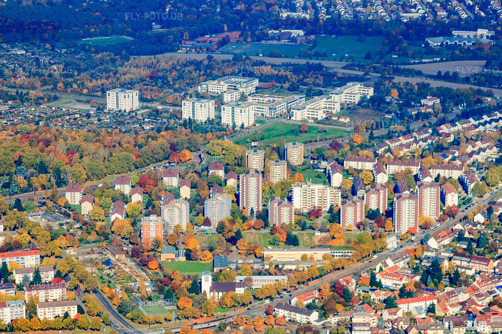 Luftbild: Wohnquartier Heilbronner Straße von Süden im Ortsteil Rintheim in Karlsruhe im Bundesland Baden-Württemberg in Deutschland. Foto: IMG_35133.jpg vom 31.10.2010 durch Werner Riehm/FLY-FOTO.deAuflösung des Originals: 4653 x 3102 px