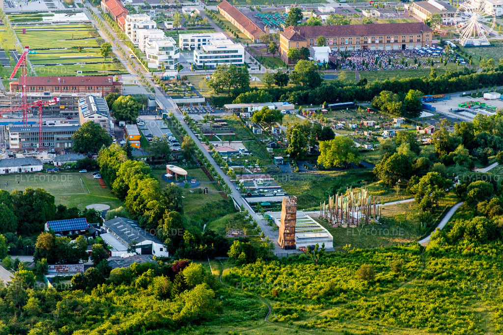 Luftbild: Ausstellungsgelände der Landesgartenschau 2015 in Landau in der Pfalz im Bundesland Rheinland-Pfalz in Deutschland. Foto: IMG_080378.jpg vom 05.06.2015 durch Werner Riehm/FLY-FOTO.de
