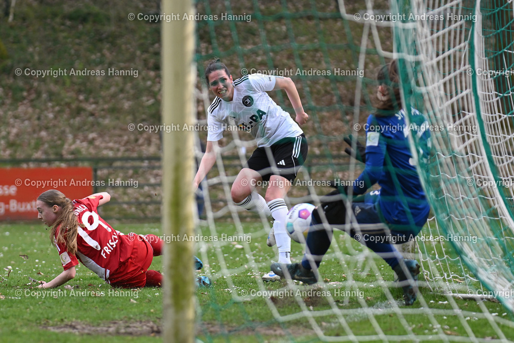 Fußball I Frauen I Saison 2024-25 I Oberliga I FC Jesteburg-Bendestorf - SpVg Aurich Frauen I 13.4.2025 | a-hannig - Realisiert mit Pictrs.com