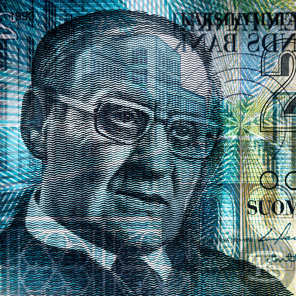 FINNLAND - Väinö Linna | Autor, 1920-1992 | Entdecken Sie "Gesichter der Währungen" – eine einzigartige Fotoserie von Stefan Kuhn, die Banknoten aus aller Welt als Kunstwerke neu interpretiert. Vorder- und Rückseite verschmelzen zu faszinierenden Kompositionen.  - Realisiert mit Pictrs.com