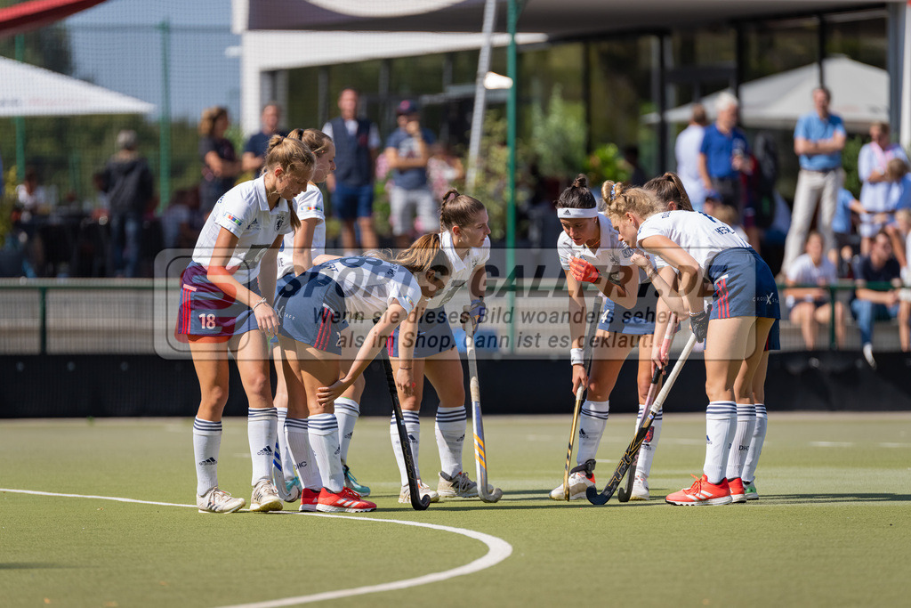 HK_20220903_109592 | 1. Bundesliga Damen Düsseldorfer HC - Berliner HC am 3.9.2022 DHC Düsseldorf, Düsseldorf , Selin Oruz ( Düsseldorfer HC #14 ) , Tessa Schubert ( Düsseldorfer HC #28 )
