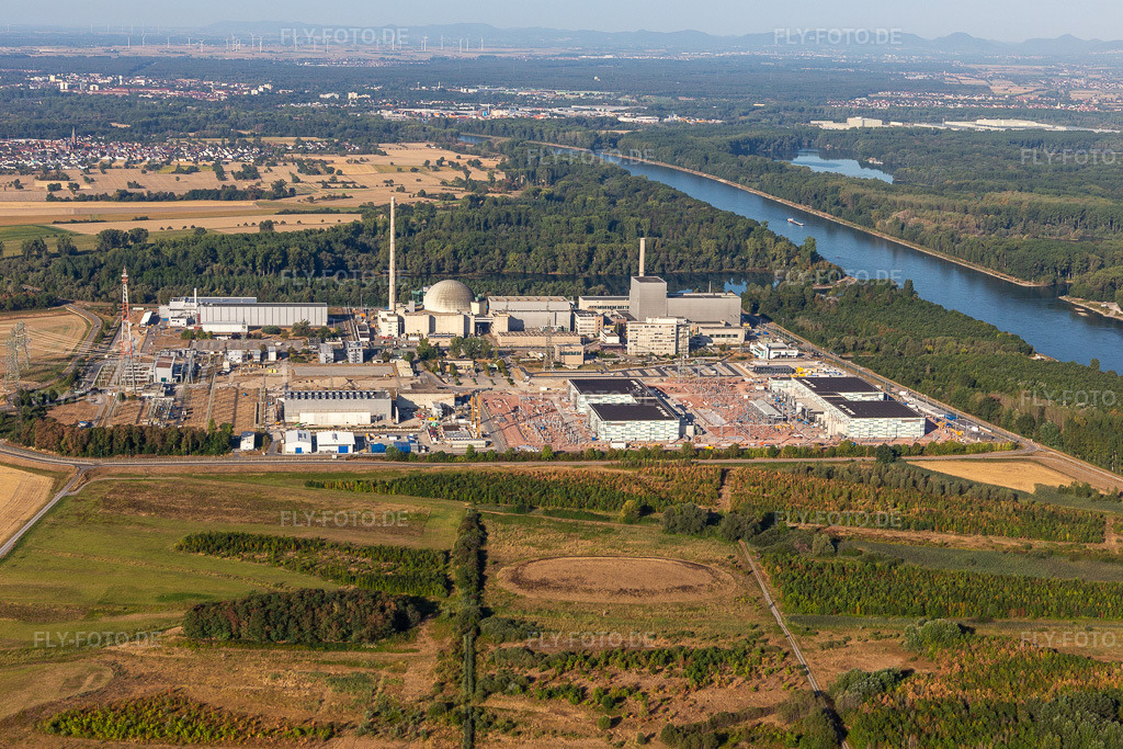 Luftbild: TransnetBW GmbH, Gleichstrom-Umspannwerk auf dem Gelände des stillgelegten AKW Philippsburg in Philippsburg im Bundesland Baden-Württemberg in Deutschland. Foto: IMG_133999.jpg vom 21.08.2022 durch Werner Riehm/FLY-FOTO.deULTRANET - Projekte - Netzentwicklung - TransnetBW