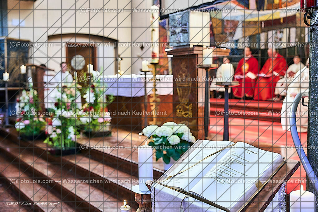 ALP2327_Pfarrfirmung Wieselburg | (C)FotoLois.com, Alois Spandl, Pfarrfirmung in Wieselburg mit Firmspender Eduard Gruber (ehemaliger Generalvikar der Diözese St. Pölten), Sa 3. Juni 2023.