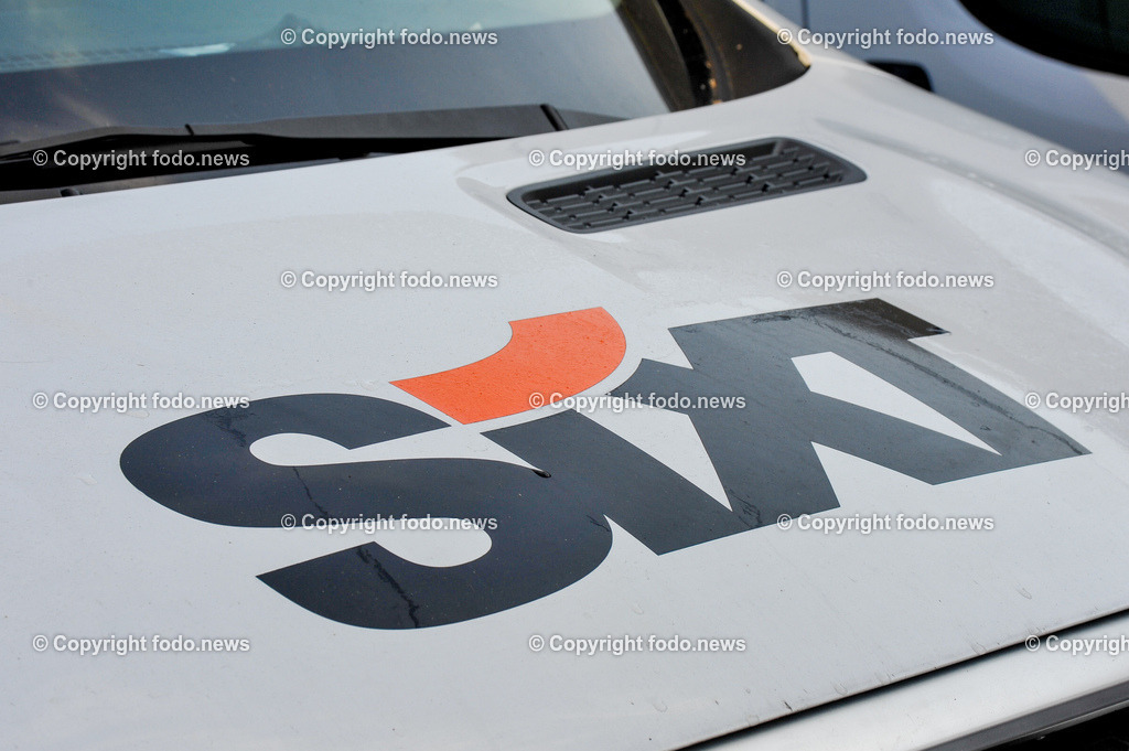 Deutschland_ Baden-Wuerttemberg_ Goeppingen_ 15.01.2025-23 | 15.01.2025, Deutschland, GER, Baden-Wuerttemberg, Goeppingen, im Bild Themenbild, Stadtansichten, Sixt, Autoverleih, KFZ, Miete, Mietauto, Schild, Logo, Reklame, Werbung