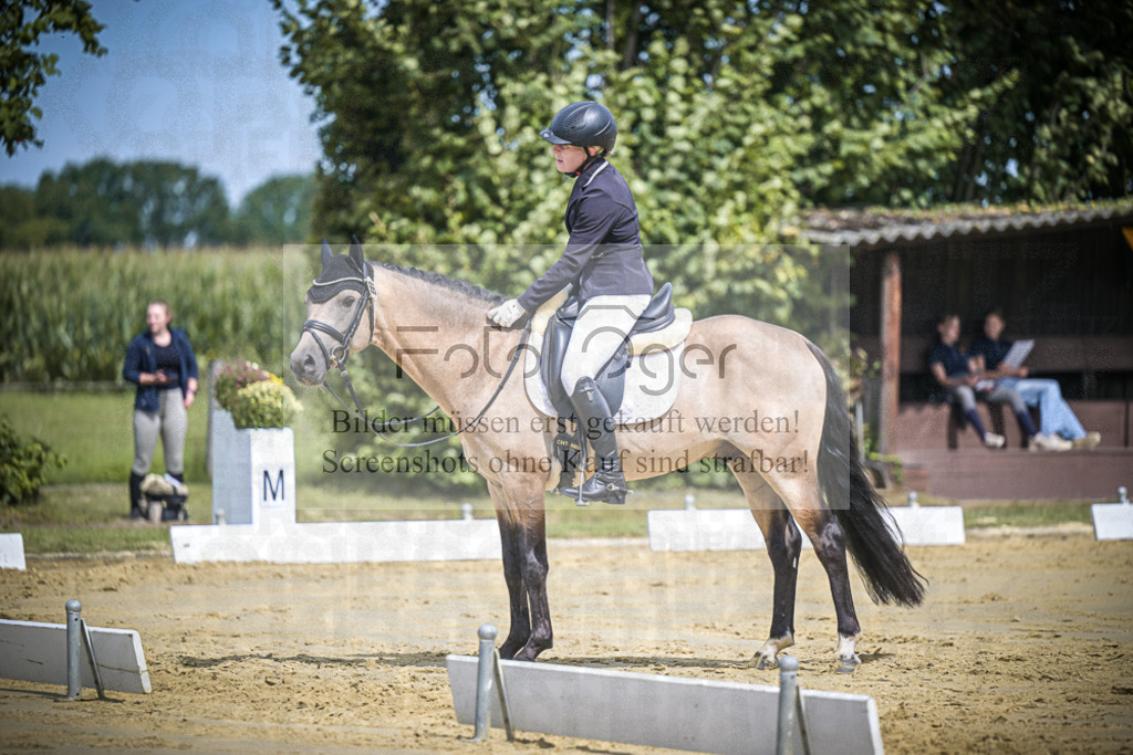 DOS_0407 | Entdecke hochwertige Reitturnierfotos von Foto Oger. Professionell, emotional und authentisch – jetzt Lieblingsmomente im Shop bestellen.Deutschlandweite Turnierfotografie. - Realisiert mit Pictrs.com