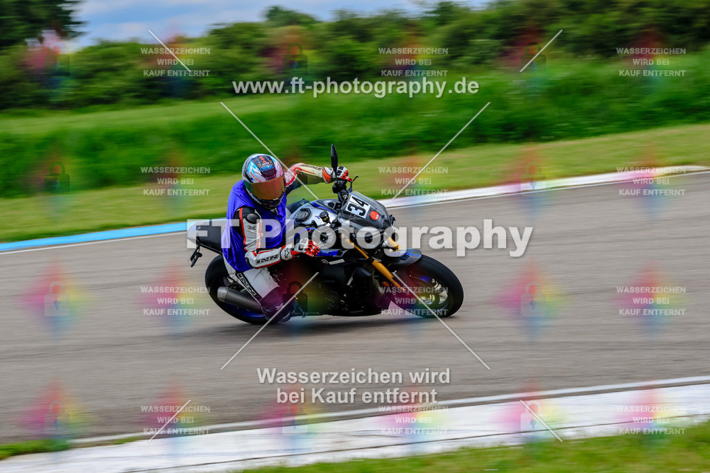 MotoTeam-9815 | Hier findet Ihr Bilder von Touristenfahrten auf der Nürburgring Nordschleife oder von anderen Veranstaltungen die ich besucht habe. Viel Spass beim Durch Schauen 