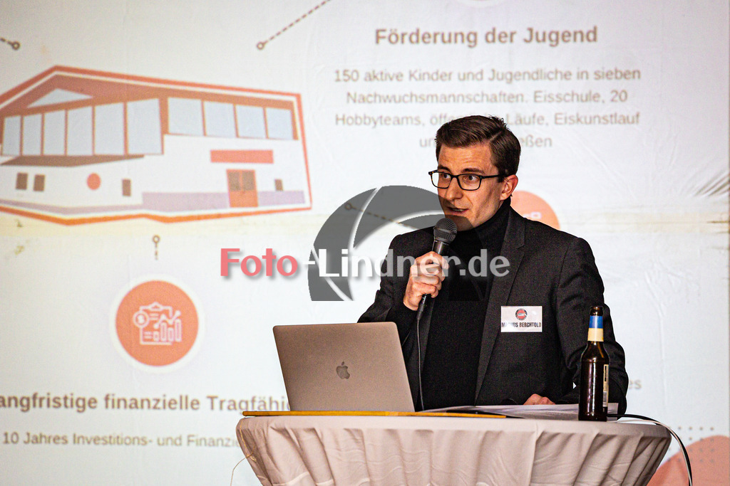 Benefizabend zur Rettung der Eishalle Peißenberg | Benefizabend Eishalle, Benefizabend zur Rettung der Eishalle Peißenberg, 20250123,Magnus Berchtold stellt das neue Stadion Konzept vor,2025-01-23 in Peißenberg (Pfarrheim St. Barbara)Magnus BerchtoldCopyright: WolfgangxLindner foto-lindner.de