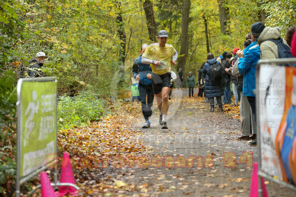251026_1227_EX1_0431 | Sportfotografie im Rhein-Sieg Kreis, Köln, Bonn, NRW, Rheinland Pfalz, Hessen, etc. Unser Tätigkeitsfeld umfasst den Laufsport vom Volkslauf über den Marathon, Duathlon, Triathon bis zum Ultralauf wie Kölnpfad Ultra oder Schindertrail.