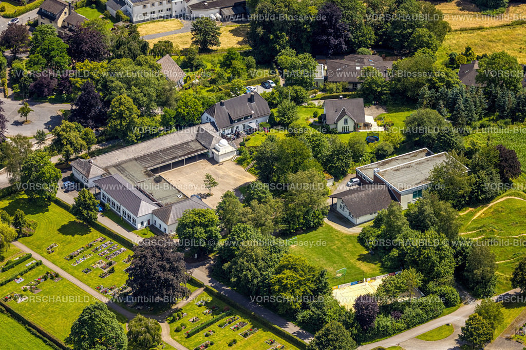Sundern240709095 | Luftbild, Grundschule Sebastianschule, Stockum, Sundern, Sauerland, Nordrhein-Westfalen, Deutschland