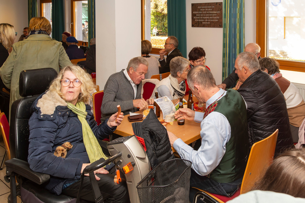 Festmesse-089 | Fotodoku der Festmesse anläßlich der Seligsprechung von Maria Theresia LEDOCHOWSKA 1975, zelebriert von Altbischof DDr. Klaus Küng und Pfarrer Mag. Zenon PAJAK in der Pfarrkirche Loosdorf. 
