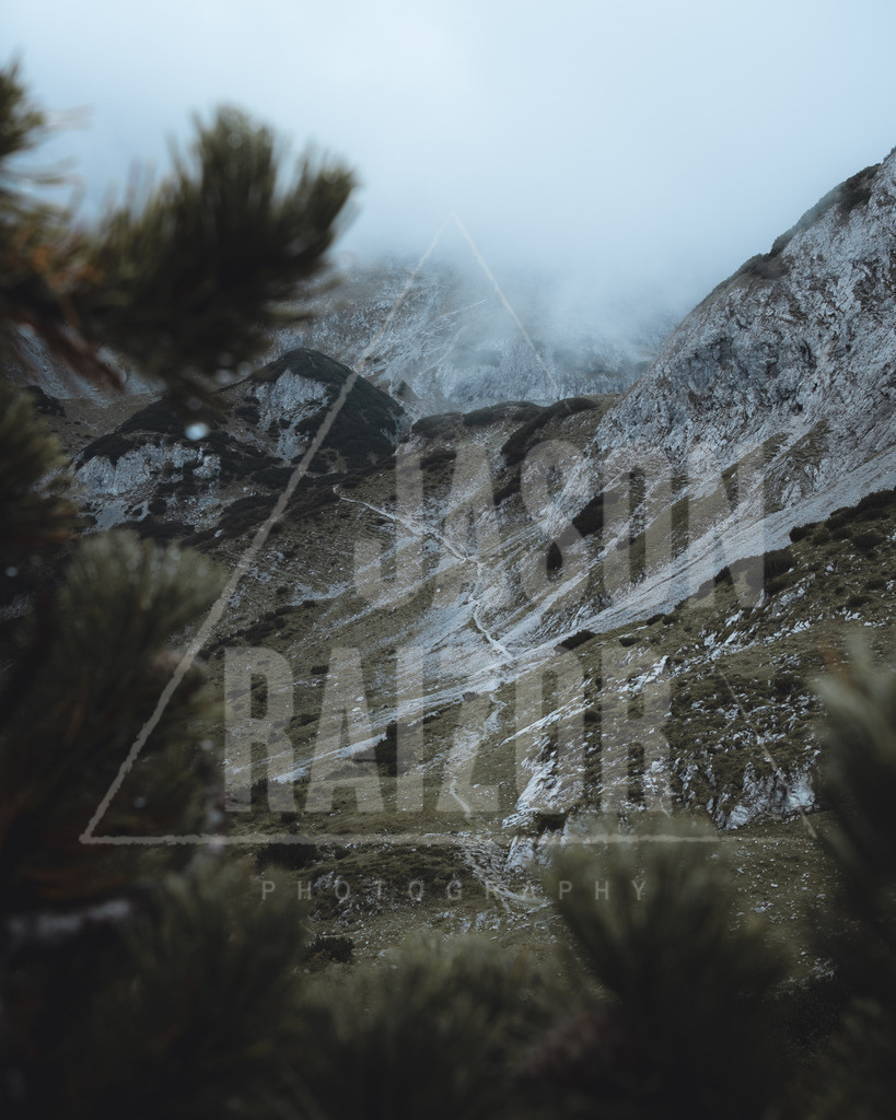 Far over the misty mountains... | jasonraizor - Realisiert mit Pictrs.com