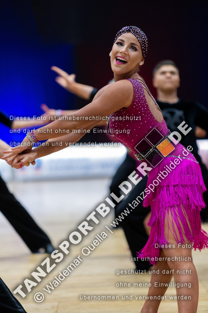 20230114-01127 | Hier finden Sie Tanz Bilder vom Latein und Standard Formationen tanzen. Sportbilder vom Tanzsport. Schöne Fotos und von Weltmeisterschaft, Europameisterschaft, Bundesliga, Regionalliga, Oberliga und Landesliga sowie von GOC Stuttgart, DanceComp, WM Bremen