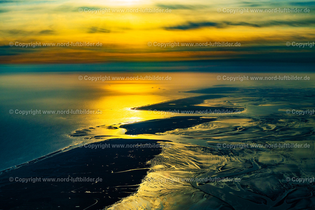 Baltrum_Langeoog_Spiekeroog_Sonnenaufgang_ELS_4511190523 | BALTRUM 19.05.2023 Wattenmeer der Nordsee- Küste beim Sonnenaufgang in Baltrum im Bundesland Niedersachsen, Deutschland. Weiterführende Informationen bei: Nordseeheilbad Insel Baltrum. // Wadden Sea of North Sea Coast at sunrise in Baltrum in the state Lower Saxony, Germany. Further information at: Nordseeheilbad Insel Baltrum. Foto: Martin Elsen