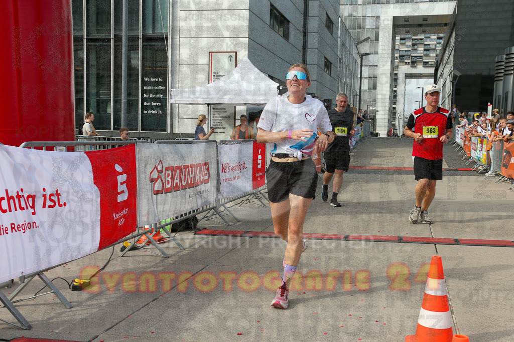 250920_1512_EX1_8543 | Sportfotografie im Rhein-Sieg Kreis, Köln, Bonn, NRW, Rheinland Pfalz, Hessen, etc. Unser Tätigkeitsfeld umfasst den Laufsport vom Volkslauf über den Marathon, Duathlon, Triathon bis zum Ultralauf wie Kölnpfad Ultra oder Schindertrail.