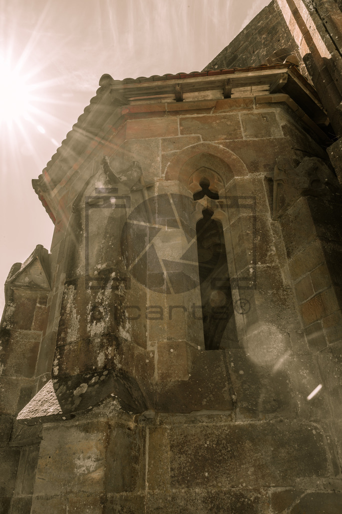 Klosterruine Allerheiligen | Detail der Klosterruine Allerheiligen über den Allerheiligen-Wasserfällen im Schwarzwald. - Realisiert mit Pictrs.com