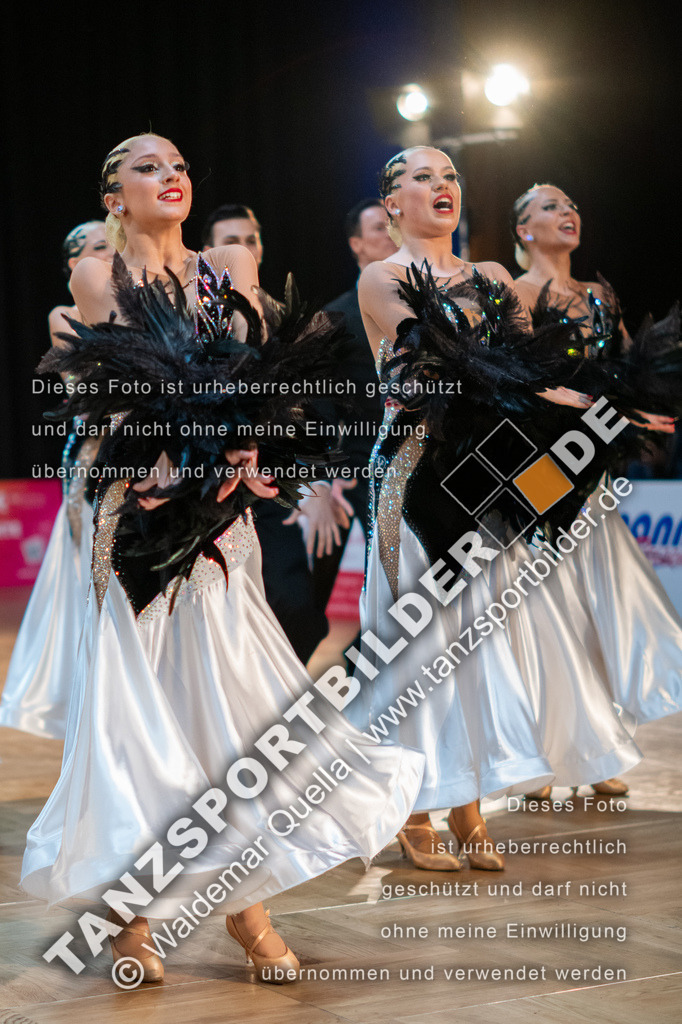 20250118-11714 | Hier finden Sie Tanz Bilder vom Latein und Standard Formationen tanzen. Sportbilder vom Tanzsport. Schöne Fotos und von Weltmeisterschaft, Europameisterschaft, Bundesliga, Regionalliga, Oberliga und Landesliga sowie von GOC Stuttgart, DanceComp, WM Bremen