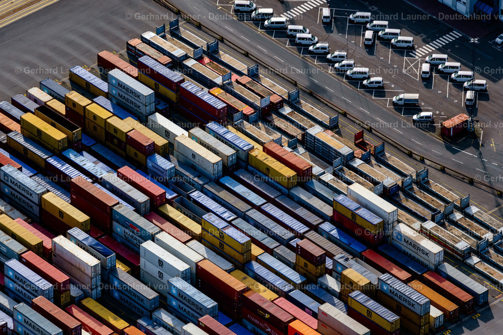 4030489 | BREMERHAVEN 01.06.2020 Containerterminal im Containerhafen des Überseehafen Am Nordhafen in Bremerhaven im Bundesland Bremen. // Container Terminal in the port of the international port Am Nordhafen in Bremerhaven in the state Bremen. Foto: Gerhard Launer
