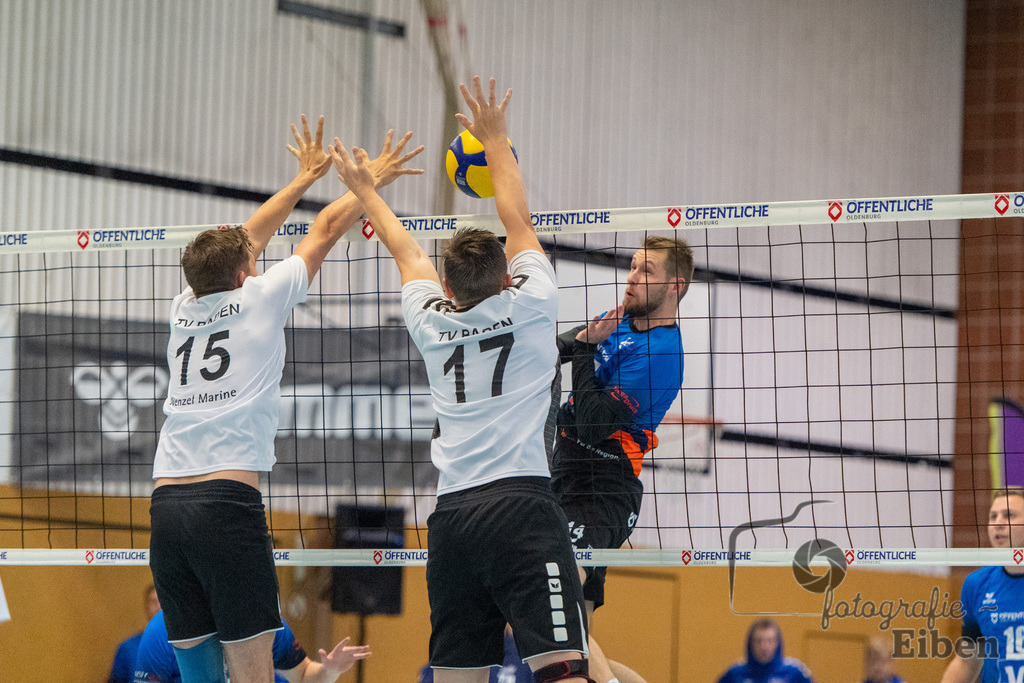 VSG Ammerland-TV Baden | Volleyball-Regionalliga; VSG Ammerland (blau)-TV Baden (weiß) am 19.10.2024; in Bad Zwischenahn (Sporthalle Schullerstraße), Photo: Philip Eiben 2024 - Realisiert mit Pictrs.com