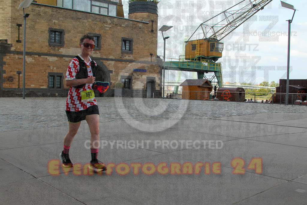 250920_1537_EV4_9318 | Sportfotografie im Rhein-Sieg Kreis, Köln, Bonn, NRW, Rheinland Pfalz, Hessen, etc. Unser Tätigkeitsfeld umfasst den Laufsport vom Volkslauf über den Marathon, Duathlon, Triathon bis zum Ultralauf wie Kölnpfad Ultra oder Schindertrail.