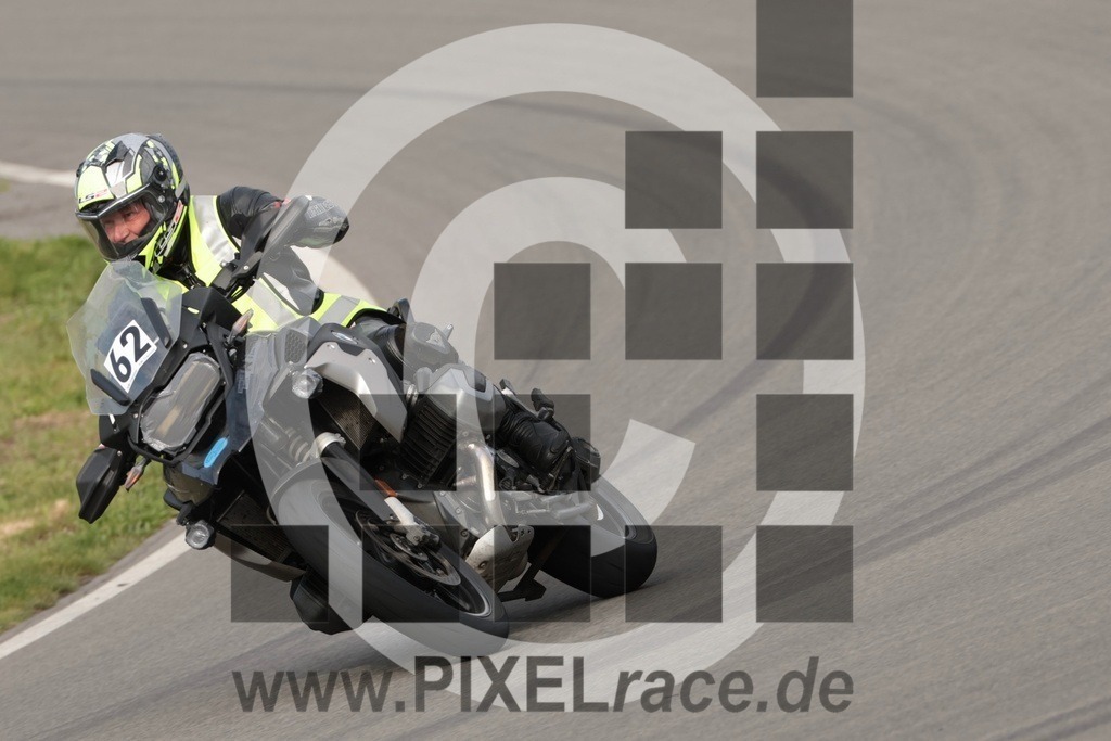 0062-20250503_10395 | Schöne Erinnerungen an spannende Momente - das festzuhalten ist unser Job. PIXELrace.de ist seit 2003 auf den Rennstrecken Europas unterwegs um die Action draußen beim Fahren und die wunderbare Stimmung imm Fahrerlager für euch einzufangen.