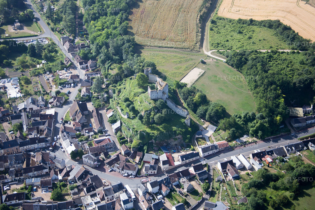Aerial view: View of the town in Montoire-sur-le-Loir in the state Loir et Cher, France.Photo: IMG_081160.jpg taken on 06/19/2015 by Werner Riehm/FLY-FOTO.comResolution of the original: 5472 x 3648 px