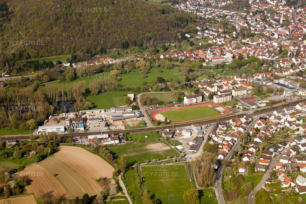 Luftbild: Ludwig-Marum-Gymnasium Pfinztal im Ortsteil Berghausen in Pfinztal im Bundesland Baden-Württemberg in Deutschland. Foto: IMG_25964.jpg vom 23.04.2010 durch Werner Riehm/FLY-FOTO.de