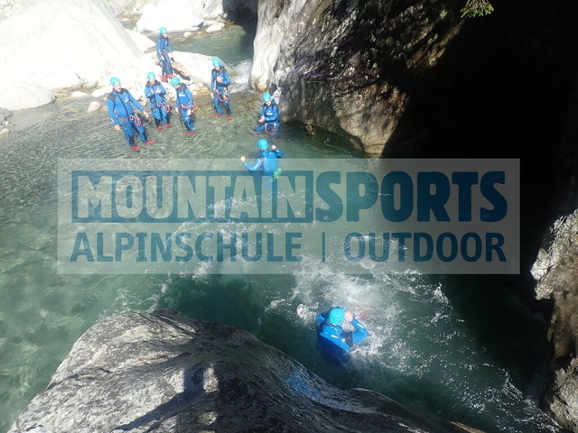 P1010022 | Bestelle die Bilder deines Berg- oder Wasser-Abenteuers mit Mountain Sports bequem von zu Hause aus direkt über unseren Online Fotoshop von pictrs.com. - Realisiert mit Pictrs.com