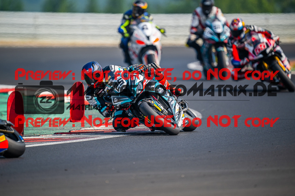 MaZZes_FotoMatrix_220626_5948 | PROSUPERSTOCK