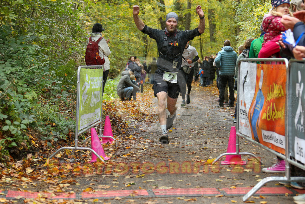 251026_1253_EX1_1766 | Sportfotografie im Rhein-Sieg Kreis, Köln, Bonn, NRW, Rheinland Pfalz, Hessen, etc. Unser Tätigkeitsfeld umfasst den Laufsport vom Volkslauf über den Marathon, Duathlon, Triathon bis zum Ultralauf wie Kölnpfad Ultra oder Schindertrail.