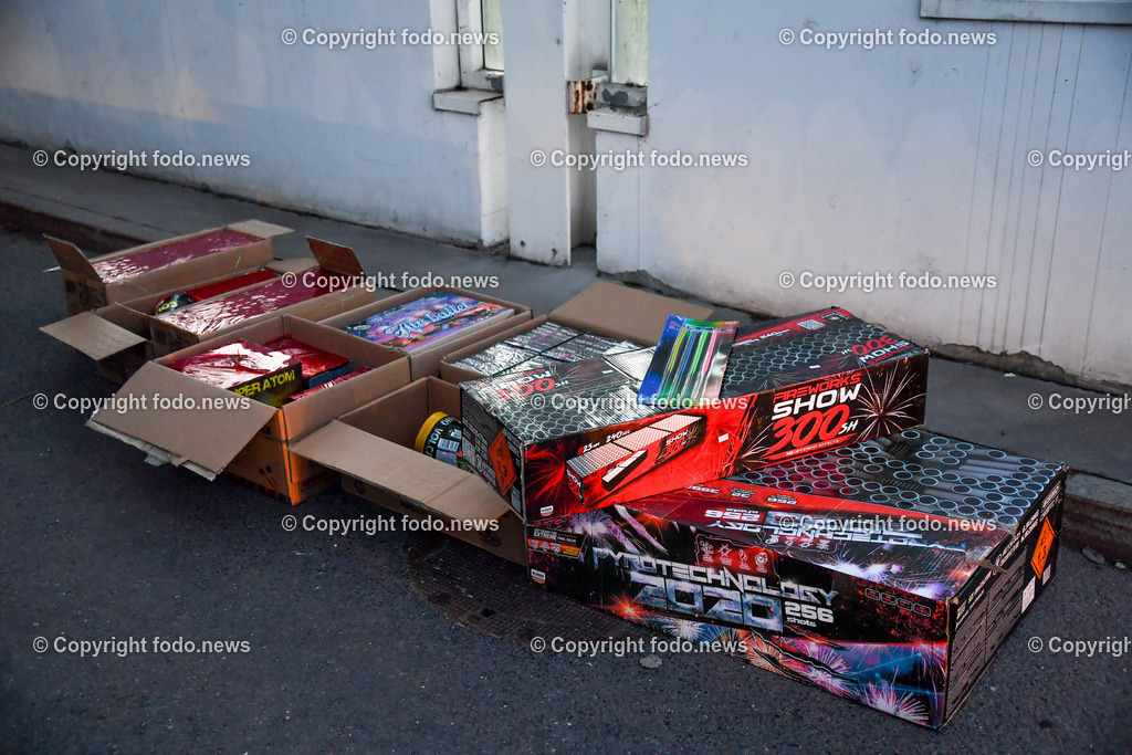 Polizei_ Kontrolle_ Feuerwerk_ 28.12.2022-34 | 28.12.2022, Weigetschlag Grenzuebergang, AUT, Polizei, Grenzkontrolle illegale Feuerwerkskoerper, im Bild Polizei, Kontrolle, Feuerwerk, Knallkoerper, Boeller