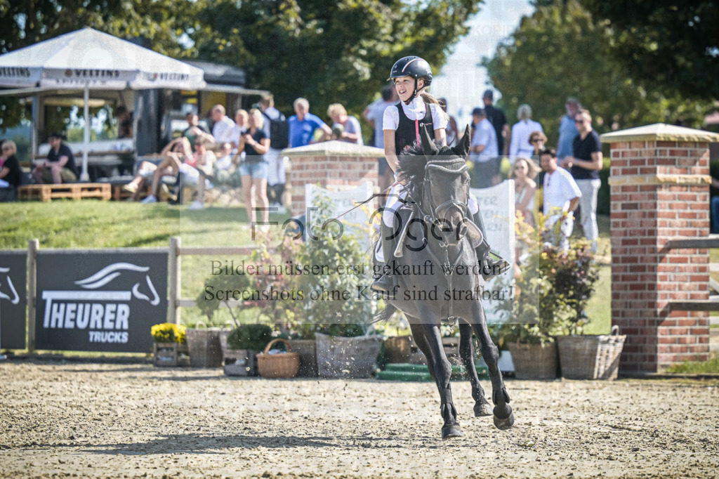 DOS_0622 | Entdecke hochwertige Reitturnierfotos von Foto Oger. Professionell, emotional und authentisch – jetzt Lieblingsmomente im Shop bestellen. - Realisiert mit Pictrs.com