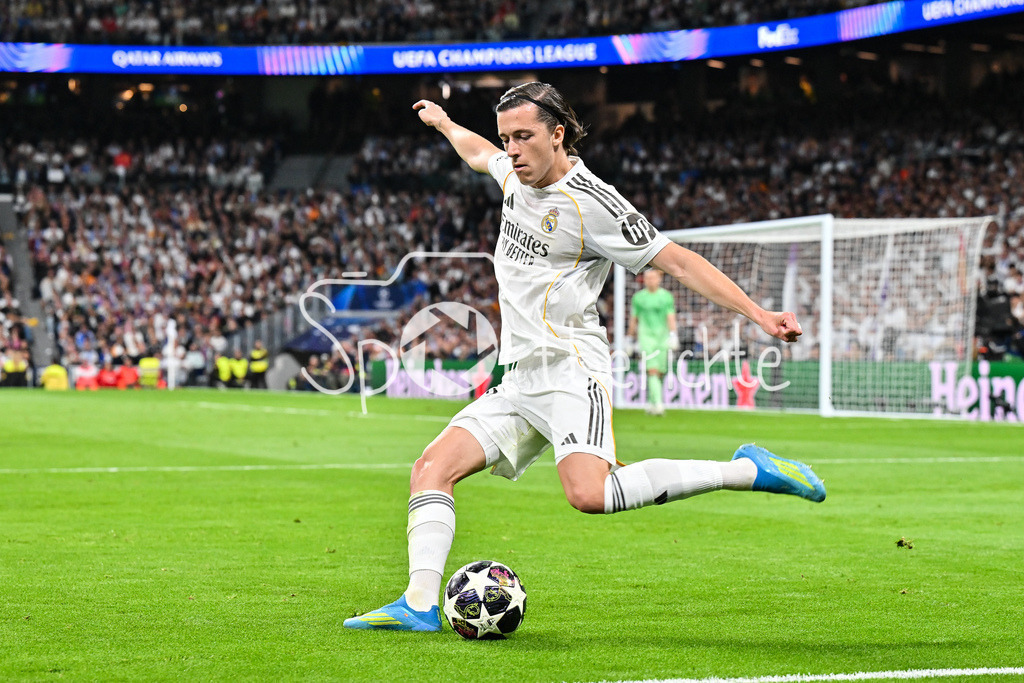 Real Madrid - FC Bayern München | MADRID, SPAIN - 07. APRIL: with Ball Alvaro CARRERAS (Real Madrid 18) during the UEFA Champions League match between Real Madrid vs. FC Bayern Munich on Quarterfinal first leg at Estadio Santiago Bernabeu