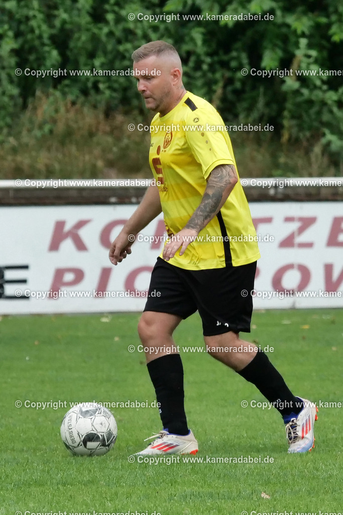 Fußball Kreisliga C : VFB Lohberg 2 - Duisburger FV 08 3 am 17.08.20205 in Dinslaken Lohberg | Fußball Kreisliga C : VFB Lohberg 2 (gelbe Trikots) - Duisburger FV 08 3 am 17.08.20205 in Dinslaken Lohberg - Realisiert mit Pictrs.com