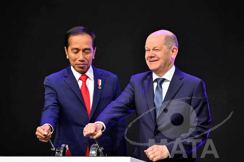 _DWA6056_k | Indonesiens Präsident Joko Widodo (PDI-P) und Bundeskanzler Olaf Scholz (SPD) beim Eröffnungsrundgang der Hannover Messe 2023. Indonesien ist in diesem Jahr Partnerland der Hannover Messe. Hannover, 17.04.2023 - Realisiert mit Pictrs.com