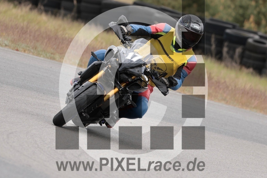 top-20250508_10479 | Schöne Erinnerungen an spannende Momente - das festzuhalten ist unser Job. PIXELrace.de ist seit 2003 auf den Rennstrecken Europas unterwegs um die Action draußen beim Fahren und die wunderbare Stimmung imm Fahrerlager für euch einzufangen.
