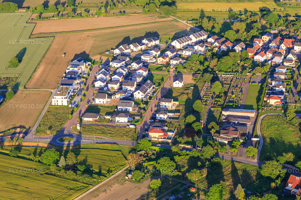 Luftbild: Neubaugebiet Wellinger Straße in Wyhl am Kaiserstuhl im Bundesland Baden-Württemberg in Deutschland. Foto: IMG_147943.jpg vom 30.05.2025 durch Werner Riehm/FLY-FOTO.de