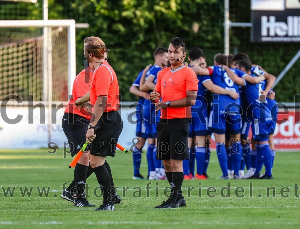 2023-08-01_010_FC_Schwaig_gegen_FC_Deisenhofen | Oberding, Deutschland, 01.08.2023:
Fußball, Toto-Pokal 2023 / 2024, 1. Spieltag, FC Schwaig gegen FC Deisenhofen, Endergebnis: 2:3

Schiedsrichter Mustafa Kücük

Foto: Christian Riedel / fotografie-riedel.net