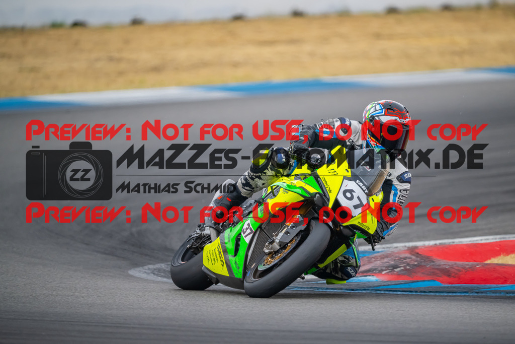 MaZZes-Fotomatrix-20260809-581043 | R1
