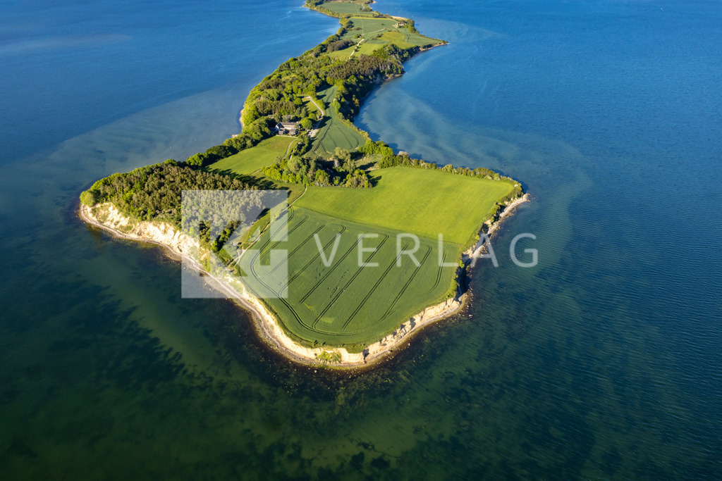 Wandbild-Moenchgut-Luftbild-Ostsee-0U3A3023 | Luftaufnahme der ruhigen Halbinsel Mönchgut im Südosten von Rügen über der Ostsee - Realisiert mit Pictrs.com