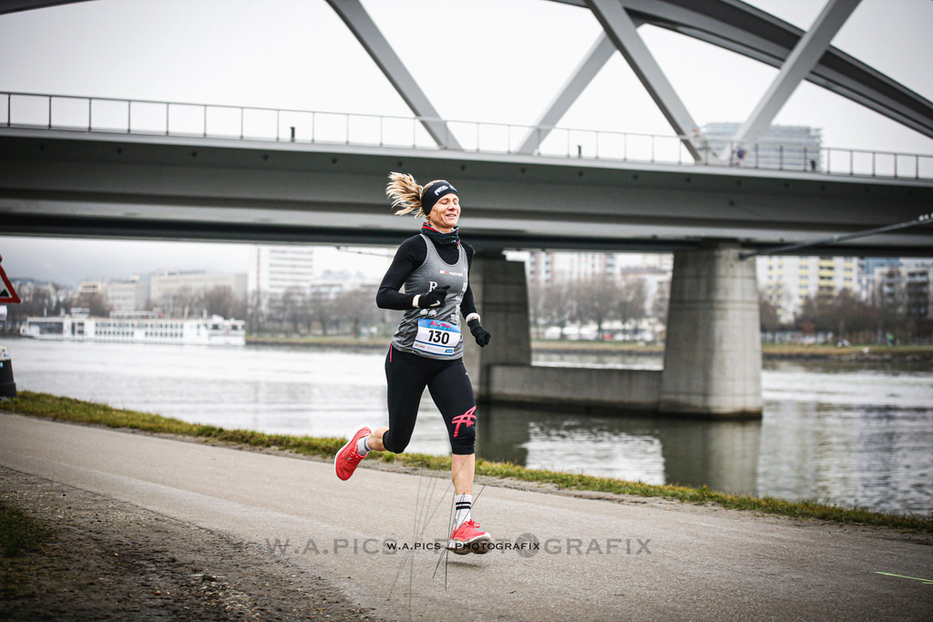 ..... | Linz, AUSTRIA,14. Dezember 25, ALOHA WINTERLAUF DEZEMBER 25 , Image shows: Photo: WAPICS / Andreas Willdoner