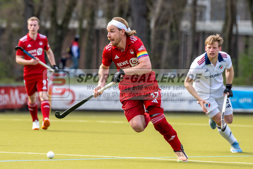 SFE_20260321_0054 | Köln, Deutschland, 21.03.26: Feldhockey 1. Bundesliga Herren zwischen Rot-Weiss Köln - Mannheimer HC im REWE Sportpark am 21.03.2026 in Köln, Deutschland. (Foto von Stephan Fehrmann)Köln, Germany, 21.03.26: Feldhockey 1. Bundesliga Herren between Rot-Weiss Köln - Mannheimer HC in REWE Sportpark at 21.03.2026 in Köln, Deutschland. (Foto from Stephan Fehrmann)