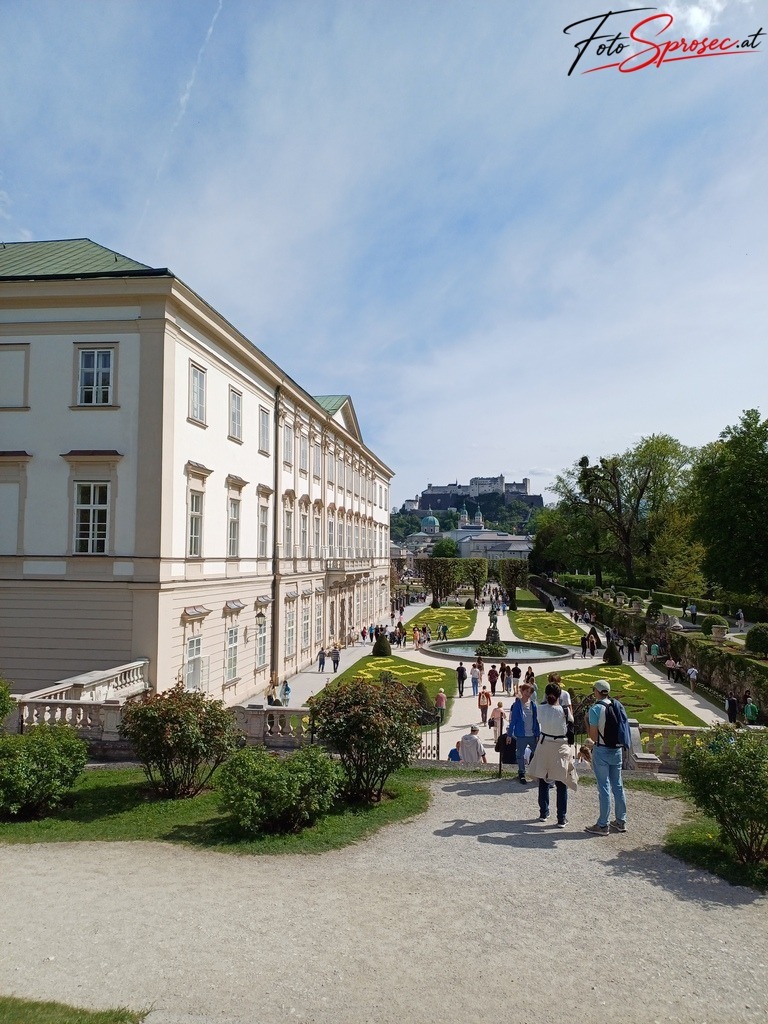 Schloss Mirabell | Mit meiner Kamera halte ich besondere Augenblicke, faszinierende Landschaften und interessante Details fest. Dabei entstehen ganz unterschiedliche Aufnahmen – von stimmungsvollen Landschaftsfotografien und beeindruckenden Drohnenaufnahmen über Pressefotos - Realisiert mit Pictrs.com