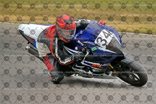 25bt05-1221 | markuskiefer.com - Realisiert mit Pictrs.com