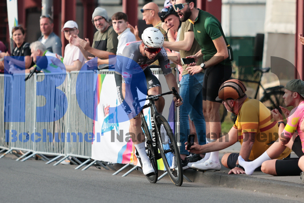 SES_DEUTOU20250820-178 | bond - Realisiert mit Pictrs.com