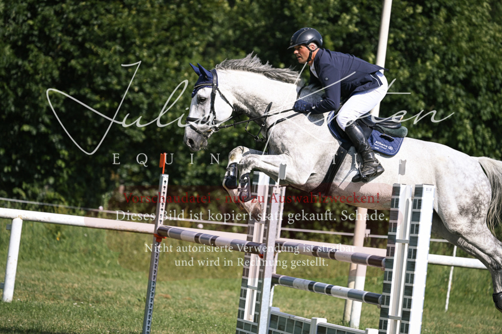 DSC_1029 | Pferde- und Turnierfotografie in Westsachsen. Pferdeportraits, Auftragszeichnungen und intuitive Kunst.